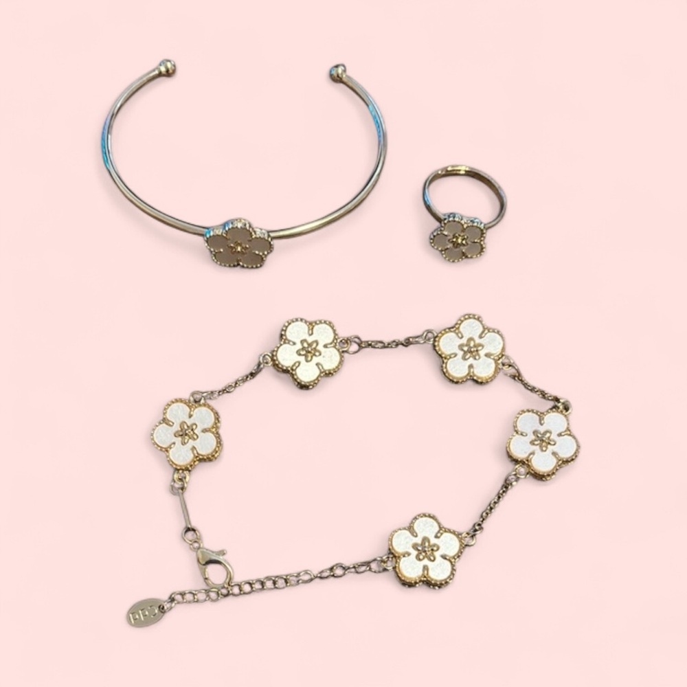 Gold-Tone Bracelet with White Floral Charms
